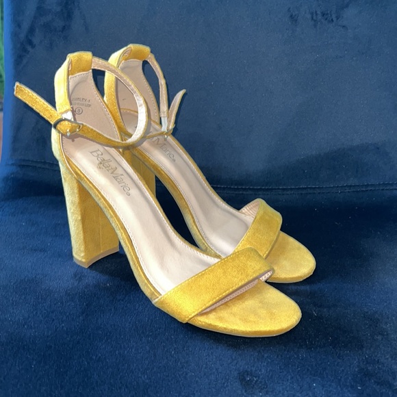Bella Marie Shoes - New Bella Marie Suede Mustard Heels Sz 8